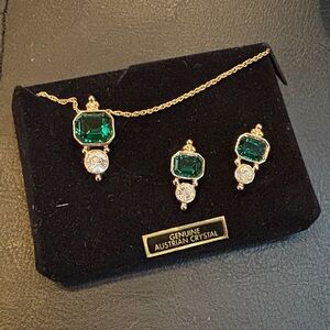 Elegant Green and Gold Jewelry Set with Austrian Crystal Vintage